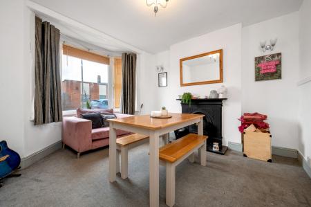 4 bedroom Terraced House for sale in Space & Character on Kings Road, Melton Mowbray, LE13 1QF