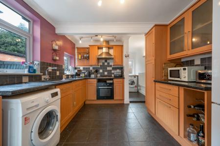 4 bedroom Terraced House for sale in Space & Character on Kings Road, Melton Mowbray, LE13 1QF