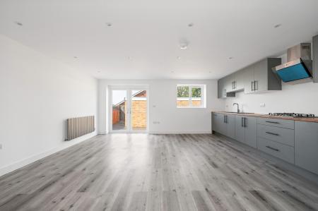 3 bedroom Detached house to let in Stunning Extended Home at Grange Drive, LE13 1EY