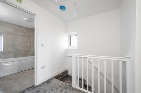 3 bedroom Detached house to let in Stunning Extended Home at Grange Drive, LE13 1EY