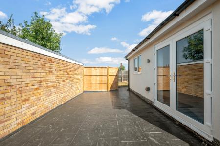 3 bedroom Detached house to let in Stunning Extended Home at Grange Drive, LE13 1EY