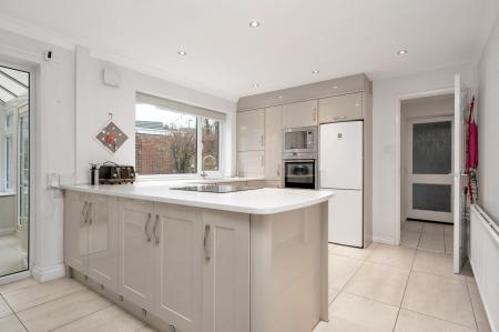 4 bedroom Detached house for sale in Substantial Plot on Bickley Avenue, Melton Mowbray, LE13 1UN