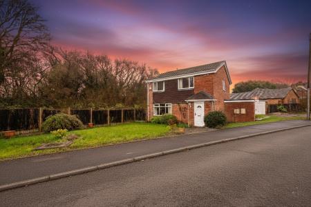 Substantial Plot on Bickley Avenue, Melton Mowbray, LE13 1UN