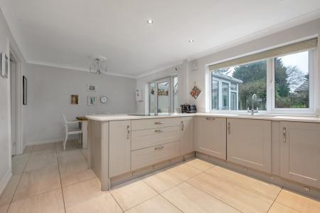 4 bedroom Detached house for sale in Substantial Plot on Bickley Avenue, Melton Mowbray, LE13 1UN