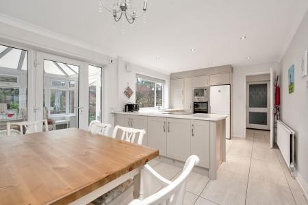 4 bedroom Detached house for sale in Substantial Plot on Bickley Avenue, Melton Mowbray, LE13 1UN