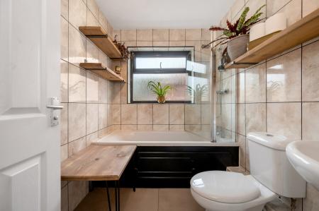 3 bedroom Semi-detached house for sale in Hawthorn Drive, Melton Mowbray, LE13