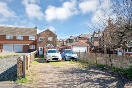 1 bedroom Flat to let in Kings Road, Melton Mowbray, LE13