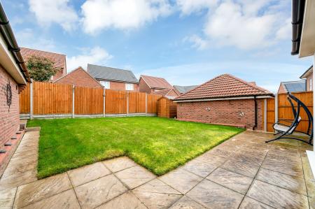 4 bedroom Detached house for sale in Easton Close, Melton Mowbray, LE13