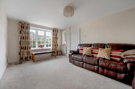 4 bedroom Detached house for sale in Easton Close, Melton Mowbray, LE13