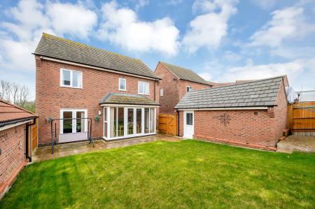 4 bedroom Detached house for sale in Easton Close, Melton Mowbray, LE13