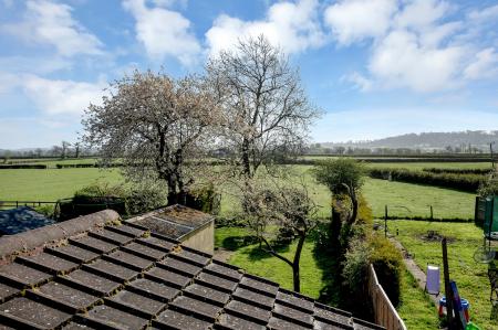 3 bedroom Semi-detached house for sale in Queensway, Old Dalby