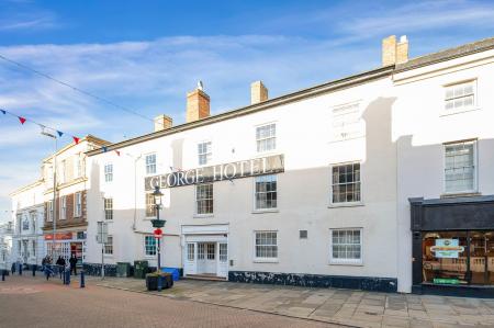 2 bedroom Flat to let in The George Hotel, High Street