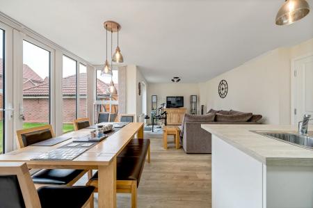 4 bedroom Detached house for sale in Easton Close, Melton Mowbray, LE13