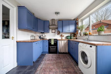 3 bedroom Semi-detached house for sale in Hawthorn Drive, Melton Mowbray