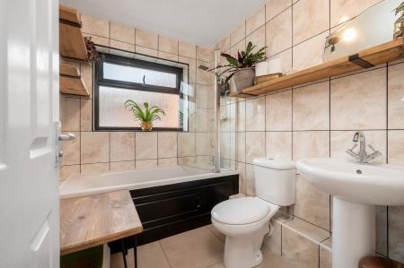 3 bedroom Semi-detached house for sale in Hawthorn Drive, Melton Mowbray