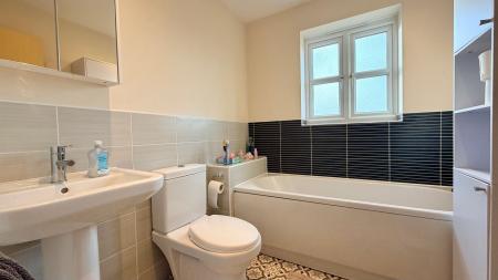 3 bedroom Terraced House for sale in Rossiter Close, Melton Mowbray, LE13