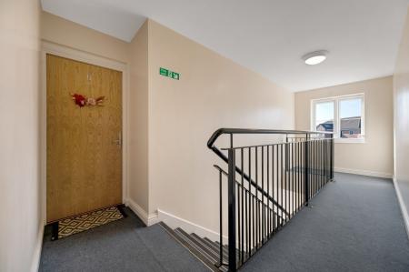 2 bedroom Flat for sale in Halifax Drive, Broome House, LE13