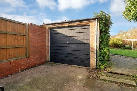 5 bedroom Detached house for sale in Denton Rise, Melton Mowbray, LE13