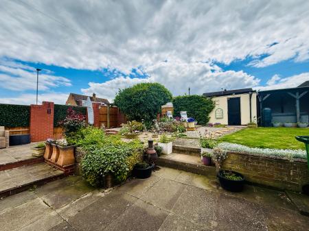 5 bedroom Detached house for sale in Denton Rise, Melton Mowbray, LE13