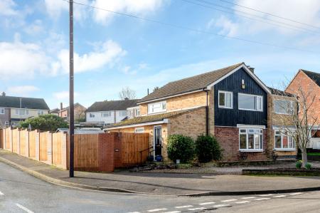 5 bedroom Detached house for sale in Denton Rise, Melton Mowbray, LE13