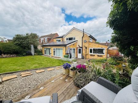 5 bedroom Detached house for sale in Denton Rise, Melton Mowbray, LE13