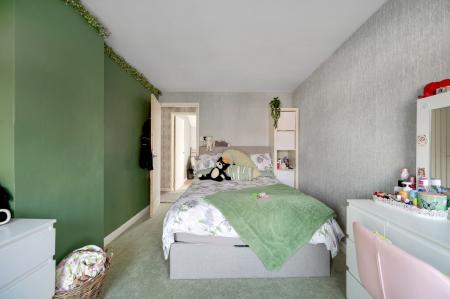 5 bedroom Detached house for sale in Denton Rise, Melton Mowbray, LE13