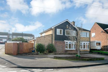 5 bedroom Detached house for sale in Denton Rise, Melton Mowbray, LE13