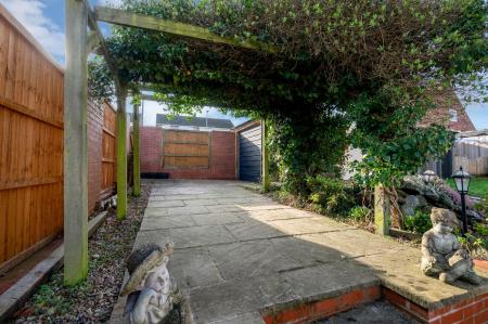 5 bedroom Detached house for sale in Denton Rise, Melton Mowbray, LE13