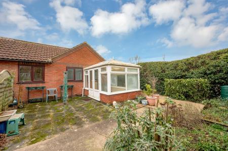 2 bedroom Terraced bungalow for sale in Vicarage Lane, Eaton, NG32