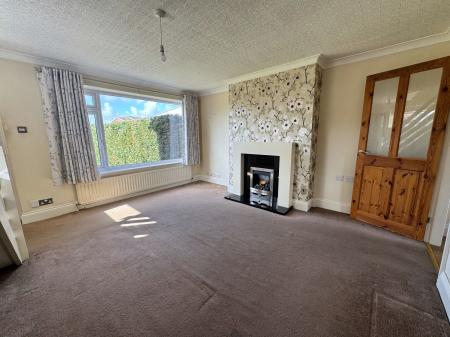 2 bedroom Semi-detached house for sale in Winster Crescent, Melton Mowbray, LE13