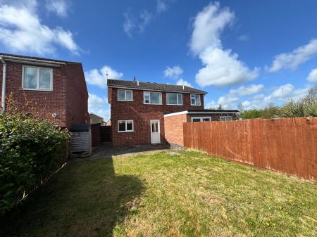 2 bedroom Semi-detached house for sale in Winster Crescent, Melton Mowbray, LE13