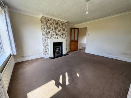 2 bedroom Semi-detached house for sale in Winster Crescent, Melton Mowbray, LE13