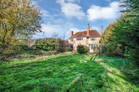 4 bedroom Detached house for sale in Burton Road, Melton Mowbray