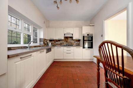 4 bedroom Detached house for sale in Burton Road, Melton Mowbray