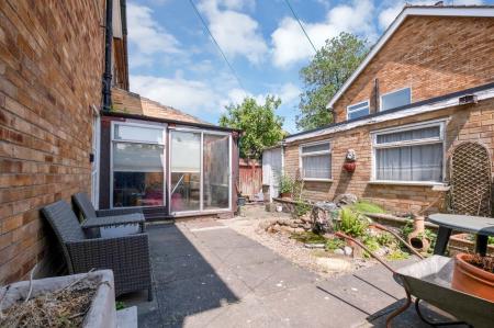 3 bedroom Semi-detached house for sale in Chadwell Close, Asfordby