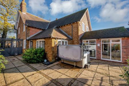 4 bedroom Detached house for sale in 5 Main Street, Goadby Marwood, LE14