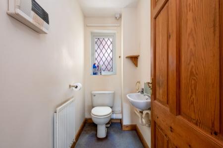 4 bedroom Detached house for sale in Church Lane, Ab Kettleby, LE14