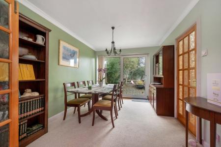 6 bedroom Detached house for sale in Windsor Road, Waltham On The Wolds