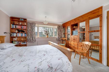 6 bedroom Detached house for sale in Windsor Road, Waltham On The Wolds