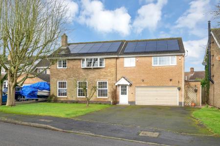 6 bedroom Detached house for sale in Windsor Road, Waltham On The Wolds