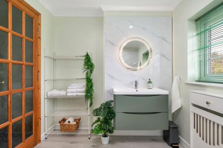 6 bedroom Detached house for sale in Windsor Road, Waltham On The Wolds