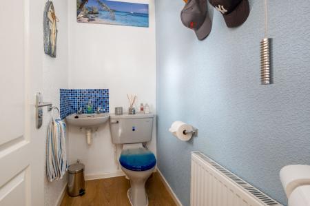 4 bedroom Detached house for sale in Wymondham Way, Melton Mowbray, LE13