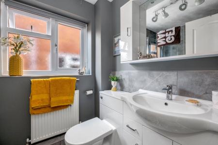 4 bedroom Detached house for sale in Wymondham Way, Melton Mowbray, LE13