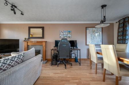 3 bedroom Semi-detached house for sale in Wymondham Way, Melton Mowbray, LE13