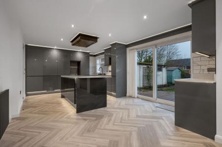 4 bedroom Detached house for sale in Waltham Rise, Melton Mowbray