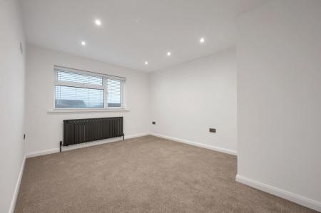 4 bedroom Detached house for sale in Waltham Rise, Melton Mowbray