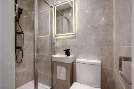 4 bedroom Detached house for sale in Waltham Rise, Melton Mowbray