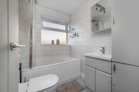 3 bedroom Detached house for sale in Chalmondley Drive, Melton Mowbray, LE13