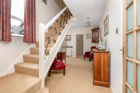 5 bedroom Detached house for sale in Spacious Village Home on The Close, Burton Lazars, LE14 2UX
