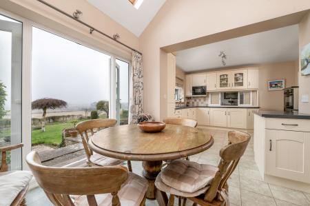 5 bedroom Detached house for sale in Spacious Village Home on The Close, Burton Lazars, LE14 2UX